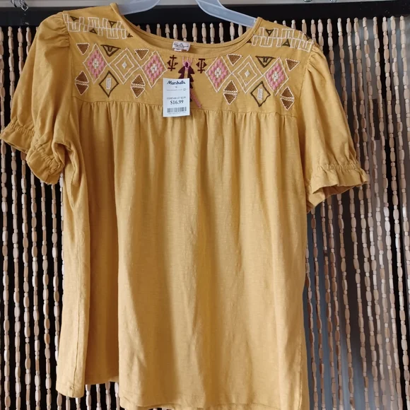 Pretty yellow summer top - Picture 2 of 2